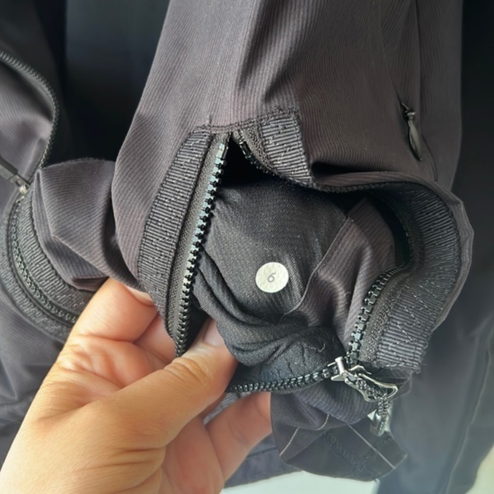 Lululemon Reflective Pinstripe Jacket Black Full Zip - Picture 5 of 8